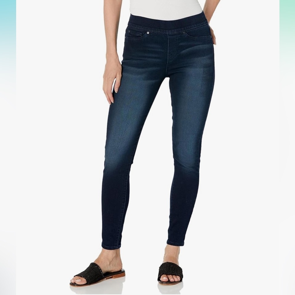 Levi Strauss Signature Gold WomenTotal Shape Pull-on Skinny Jeans Size 6 Short